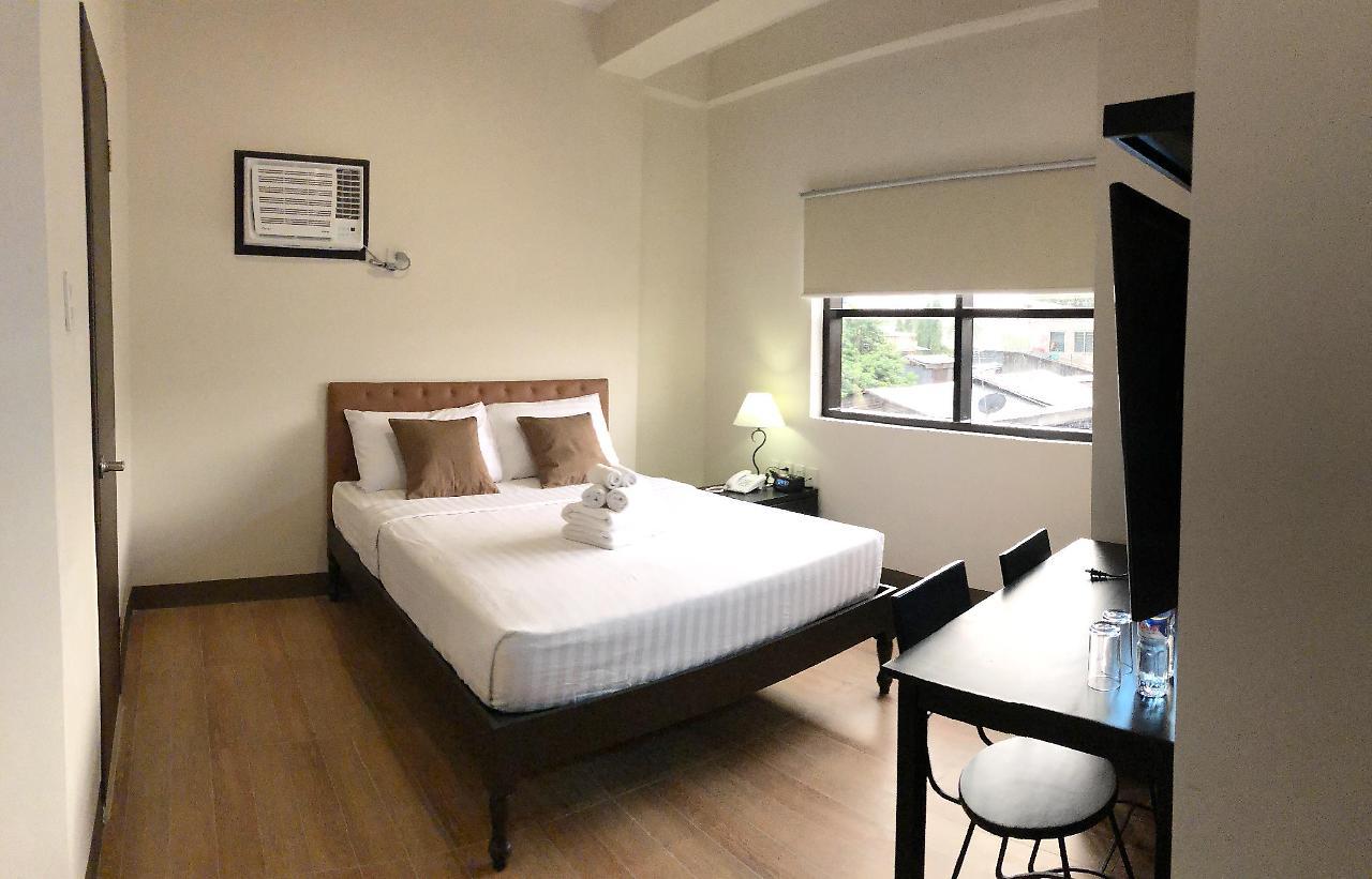 Achievers Airport Hotel Pasay Exteriör bild