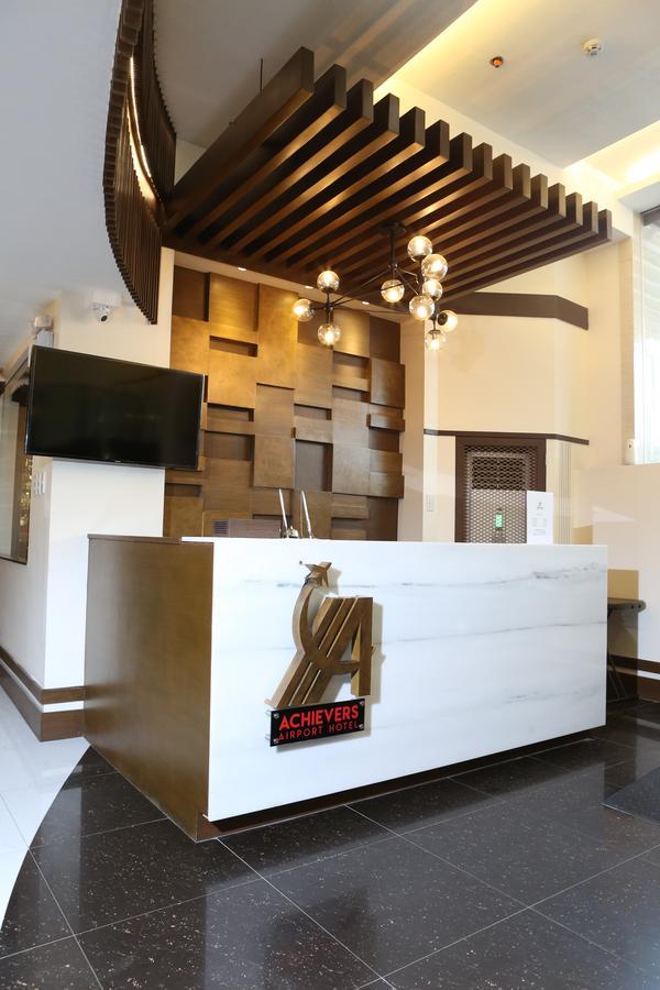 Achievers Airport Hotel Pasay Exteriör bild