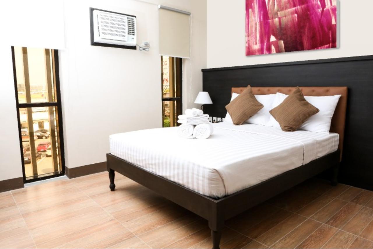 Achievers Airport Hotel Pasay Exteriör bild