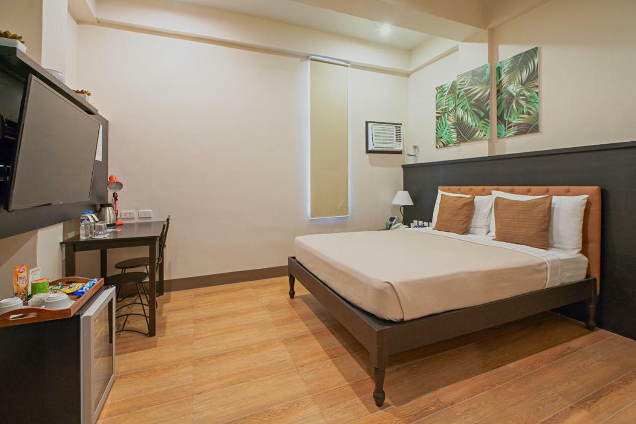 Achievers Airport Hotel Pasay Exteriör bild