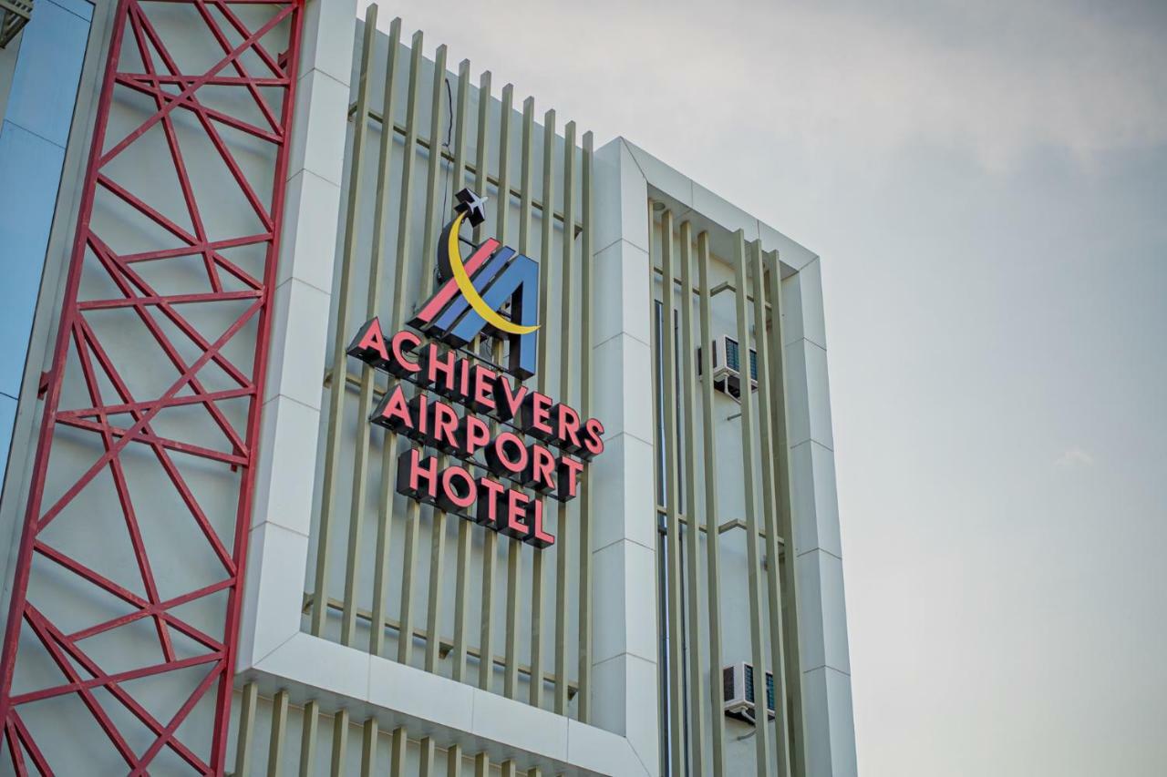 Achievers Airport Hotel Pasay Exteriör bild